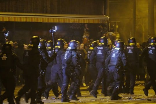 Polizeieinsatz im Leipziger Stadtteil Connewitz in der Silvesternacht.