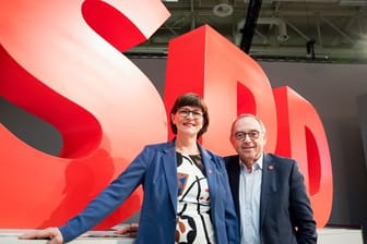 Saskia Esken und Norbert Walter-Borjans wollen ihre Partei aus dem Umfragetief führen.