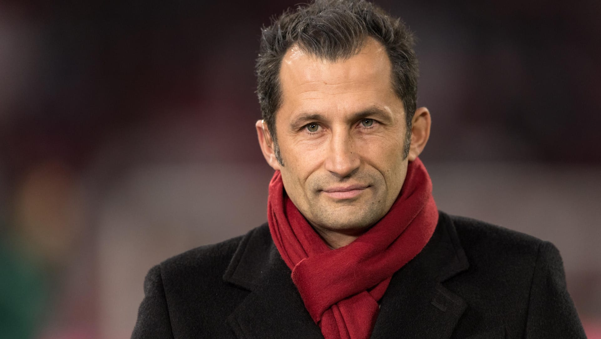 Bleibt vage: Hasan Salihamidzic hält sich beim Thema Transfers bedeckt.