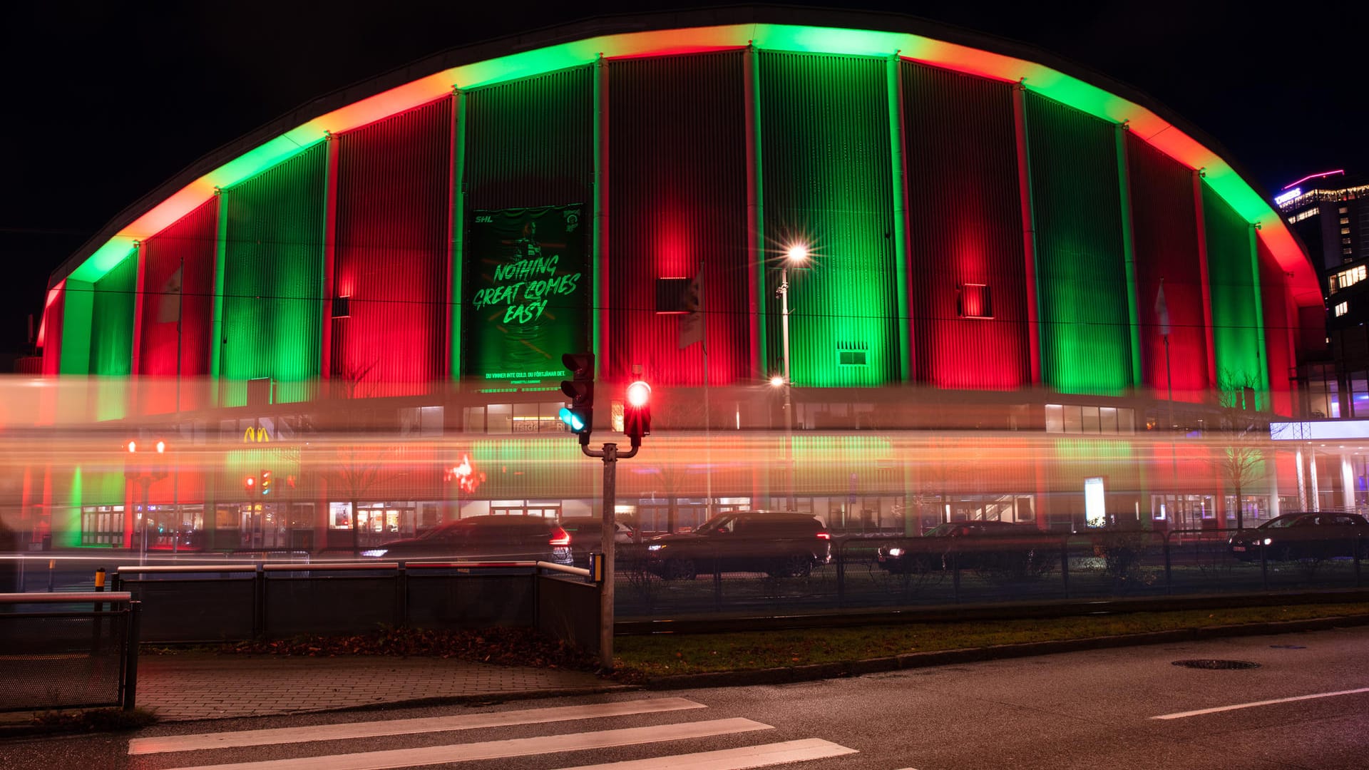 Scandinavium Göteborg (12.300 Plätze): Wenn nicht gerade die Handball-EM stattfindet, spielt hier meist der Eishockey-Klub "Frölunda HC". Zusätzlich spielen hier viele Musikstars ihre Konzerte.