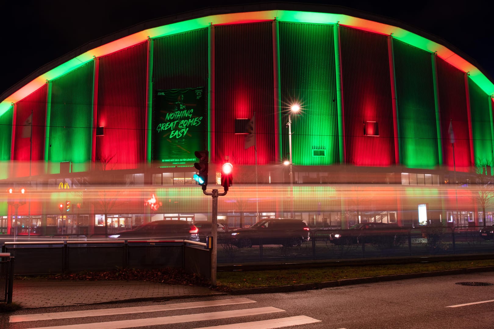 Scandinavium Göteborg (12.300 Plätze): Wenn nicht gerade die Handball-EM stattfindet, spielt hier meist der Eishockey-Klub "Frölunda HC". Zusätzlich spielen hier viele Musikstars ihre Konzerte.