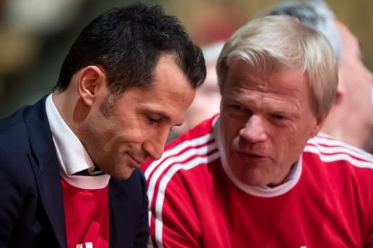 Hasan Salihamidzic begrüßt den Besuch von Oliver Kahn im Trainingslager.