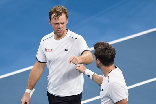 Sorgten für den 2:1-Sieg über Griechenland: Kevin Krawietz (l) und Andreas Mies.