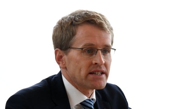 Schleswig-Holsteins Ministerpräsident Daniel Günther setzt auf einen Bestand der Jamaika-Koalition über die Landtagswahl im Frühjahr 2022 hinaus. Schleswig-Holsteins Ministerpräsident Daniel Günther setzt auf einen Bestand der Jamaika-Koalition über die Landtagswahl im Frühjahr 2022 hinaus.