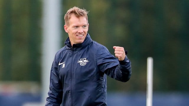 Gewährt lieber zwei Tage länger frei statt sich dem Reisestress hinzugeben: Leipzigs Trainer Julian Nagelsmann. Gewährt lieber zwei Tage länger frei statt sich dem Reisestress hinzugeben: Leipzigs Trainer Julian Nagelsmann.