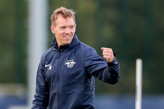 Gewährt lieber zwei Tage länger frei statt sich dem Reisestress hinzugeben: Leipzigs Trainer Julian Nagelsmann.