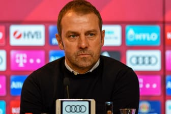 Nachholbedarf: Bayern-Trainer Hansi Flick benennt die Baustelle des Rekordmeisters deutlich.
