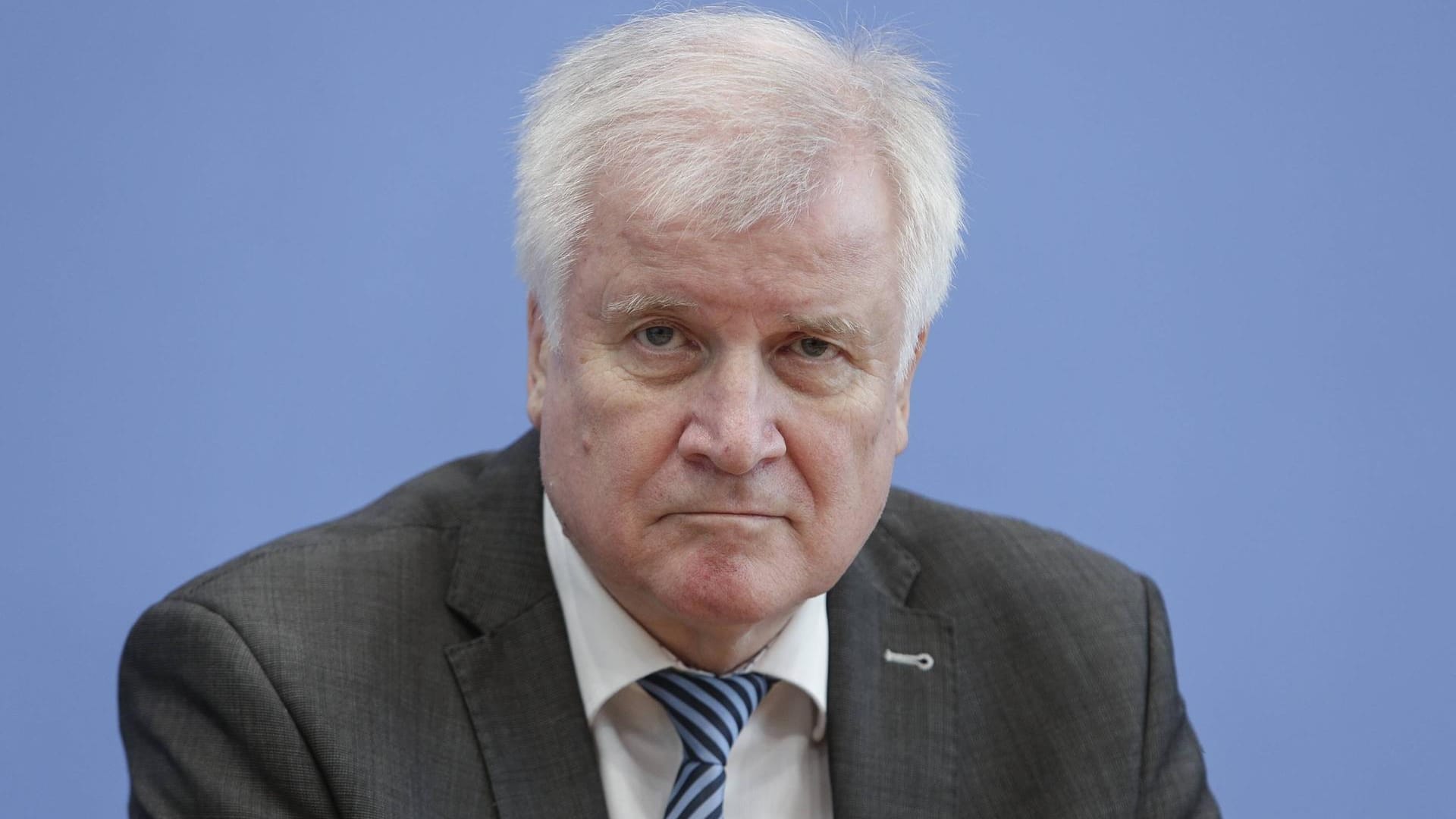 Bundesinnenminister Horst Seehofer: Der 70-Jährige fordert im Internet mehr Befugnisse für die Sicherheitsbehörden. Bundesinnenminister Horst Seehofer: Der 70-Jährige fordert im Internet mehr Befugnisse für die Sicherheitsbehörden.