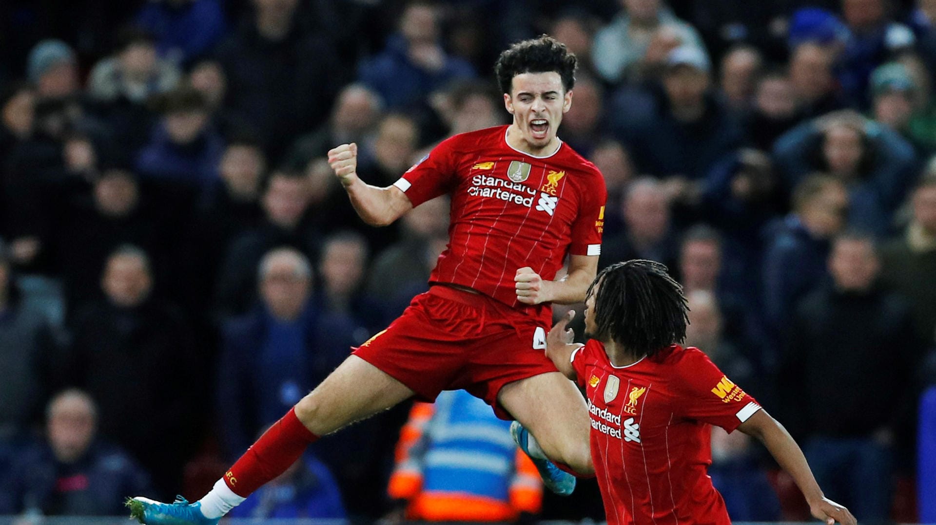 Schoss die Liverpooler mit einem Schlenzer zum Sieg: Nachwuchsspieler Curtis Jones. Schoss die Liverpooler mit einem Schlenzer zum Sieg: Nachwuchsspieler Curtis Jones.