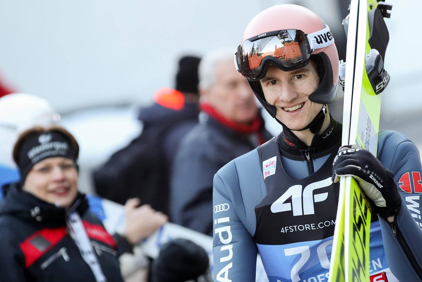 DSV-Athlet Karl Geiger zeigt sich vor dem finalen Springen in Bischofshofen kämpferisch.