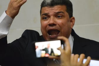 Luis Parra: Er gilt als Rivale von Juan Guaidó und hat sich zum Parlamentspräsidenten Venezuelas ernannt.