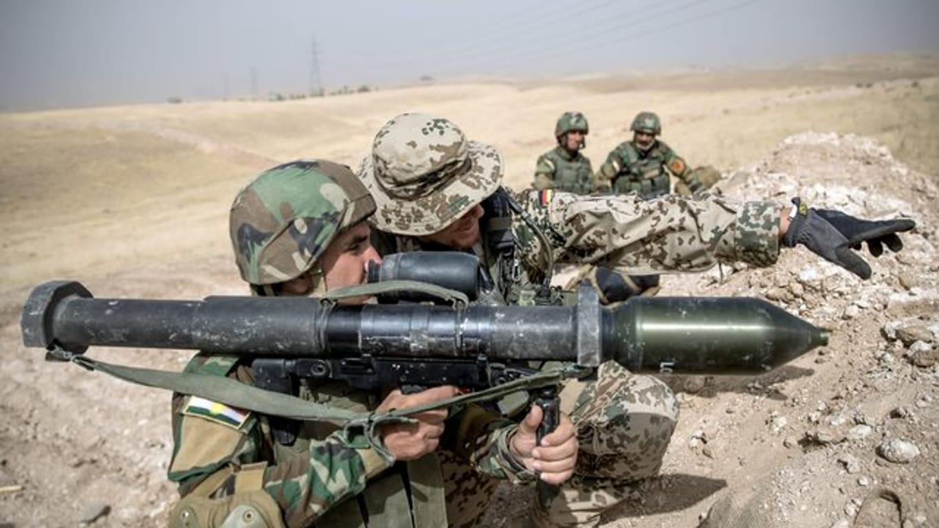 Die Bundeswehr bildet im Irak kurdische Peschmerga aus.