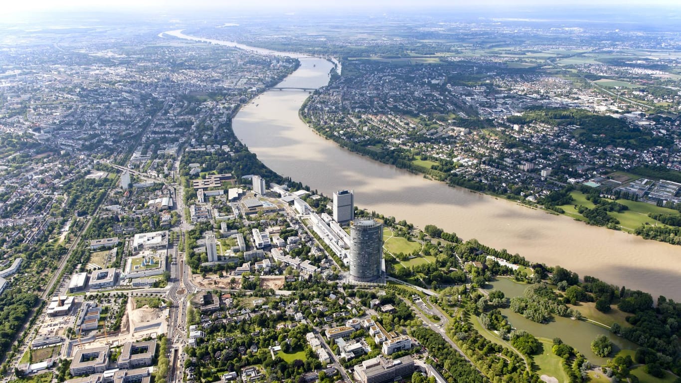 Blick von oben auf Bonn: Im Rathaus Beuel werden diejenigen gezeigt, die sich in und für Bonn einsetzen.