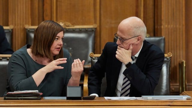 Partner und Konkurrenten: Katharina Fegebank (Grüne), Zweite Bürgermeisterin von Hamburg, und der Erste Bürgermeister Peter Tschentscher. Partner und Konkurrenten: Katharina Fegebank (Grüne), Zweite Bürgermeisterin von Hamburg, und der Erste Bürgermeister Peter Tschentscher.