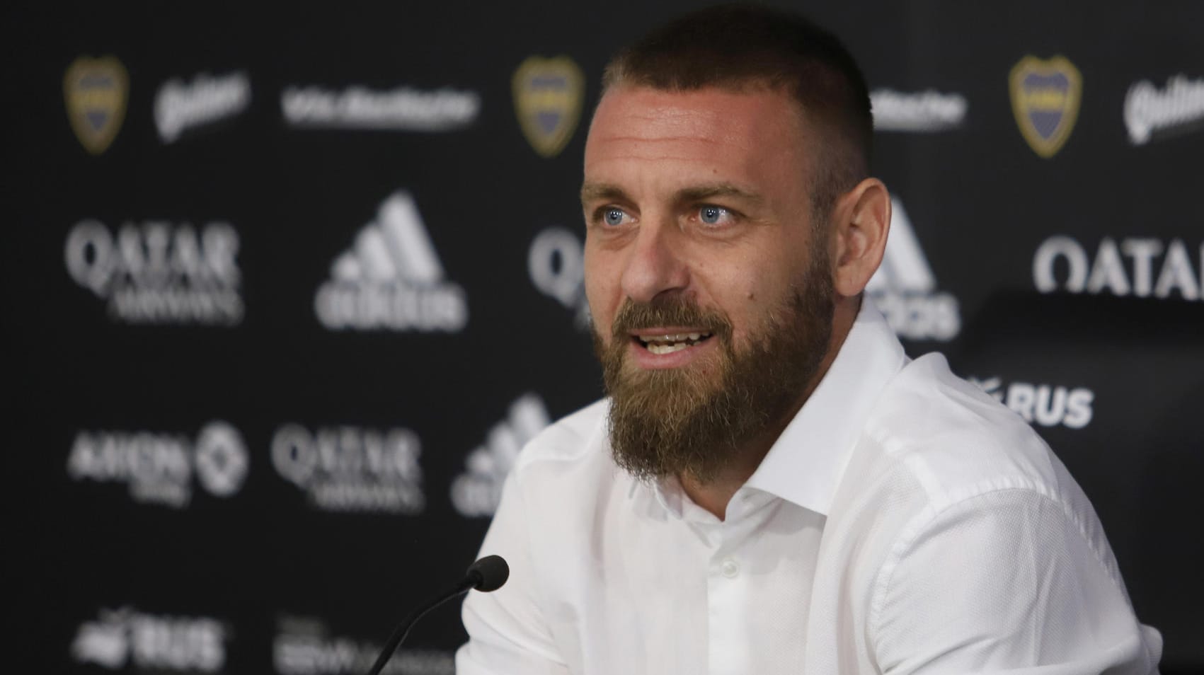 Daniele de Rossi: Der Italiener hängt seine Schuhe an den brühmt berüchtigten Nagel. Daniele de Rossi: Der Italiener hängt seine Schuhe an den brühmt berüchtigten Nagel.