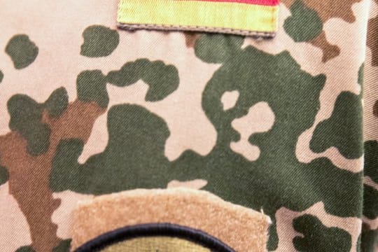 Das Wappen der KTCC (Kurdistan Training Coordination) auf der Uniform eines im Irak stationierte Soldaten der Bundeswehr.