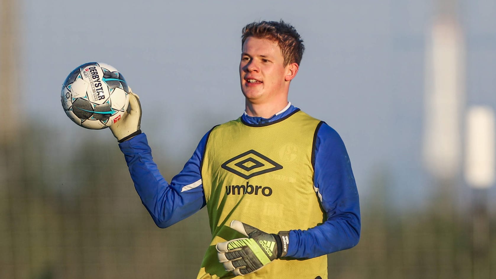 Alexander Nübel: Der Schlussmann präsentiert sich im S04-Trainingslager völlig unbeschwert.