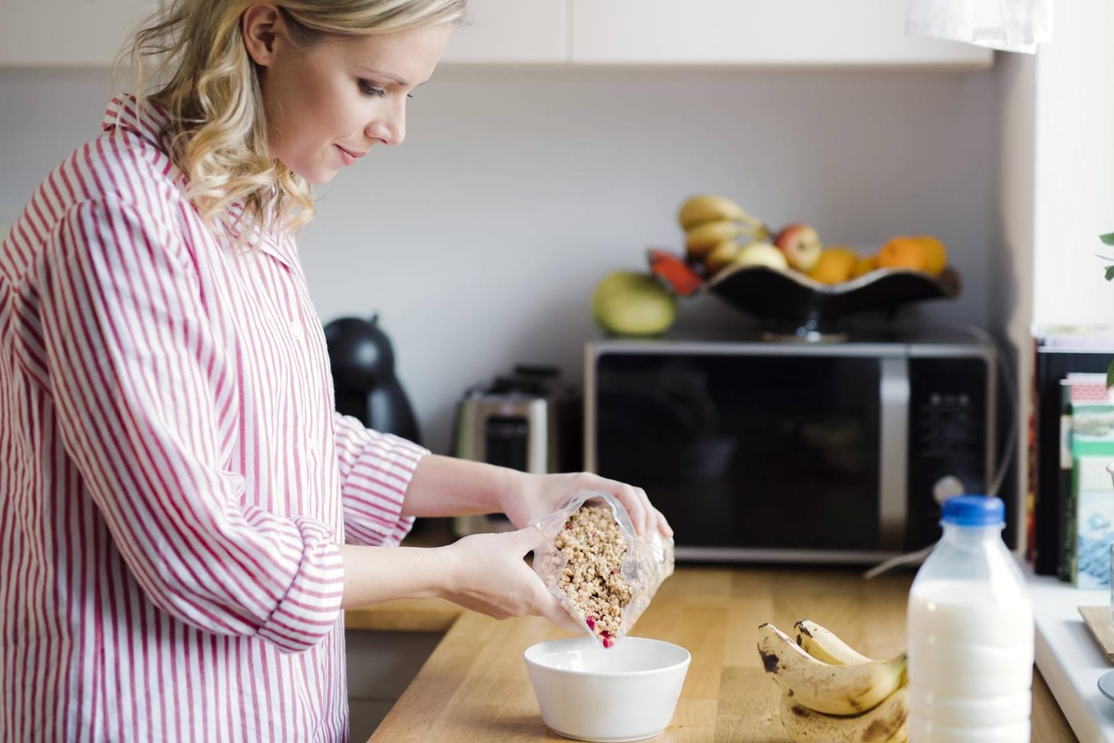 Gesund abnehmen: Strenge oder lange Diäten können den Fettstoffwechsel belasten und das Abnehmen erschweren. Doch es gibt Möglichkeiten, ihn wieder zu normalisieren.