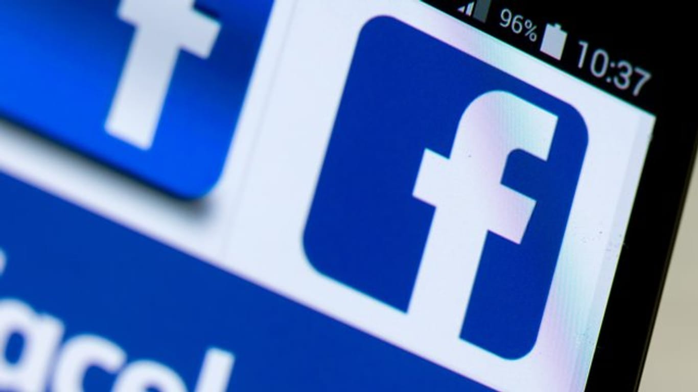 Im Prozess um einen gelöschten Hass-Post hat Facebook vor dem Oberlandesgericht München Recht bekommen.