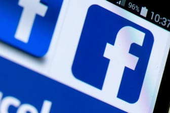 Im Prozess um einen gelöschten Hass-Post hat Facebook vor dem Oberlandesgericht München Recht bekommen.