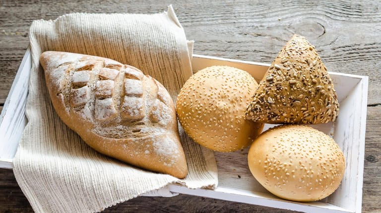 Gebäck: Xanthan wird beim Backen verwendet, um Brot und Kuchen länger frisch zu halten.