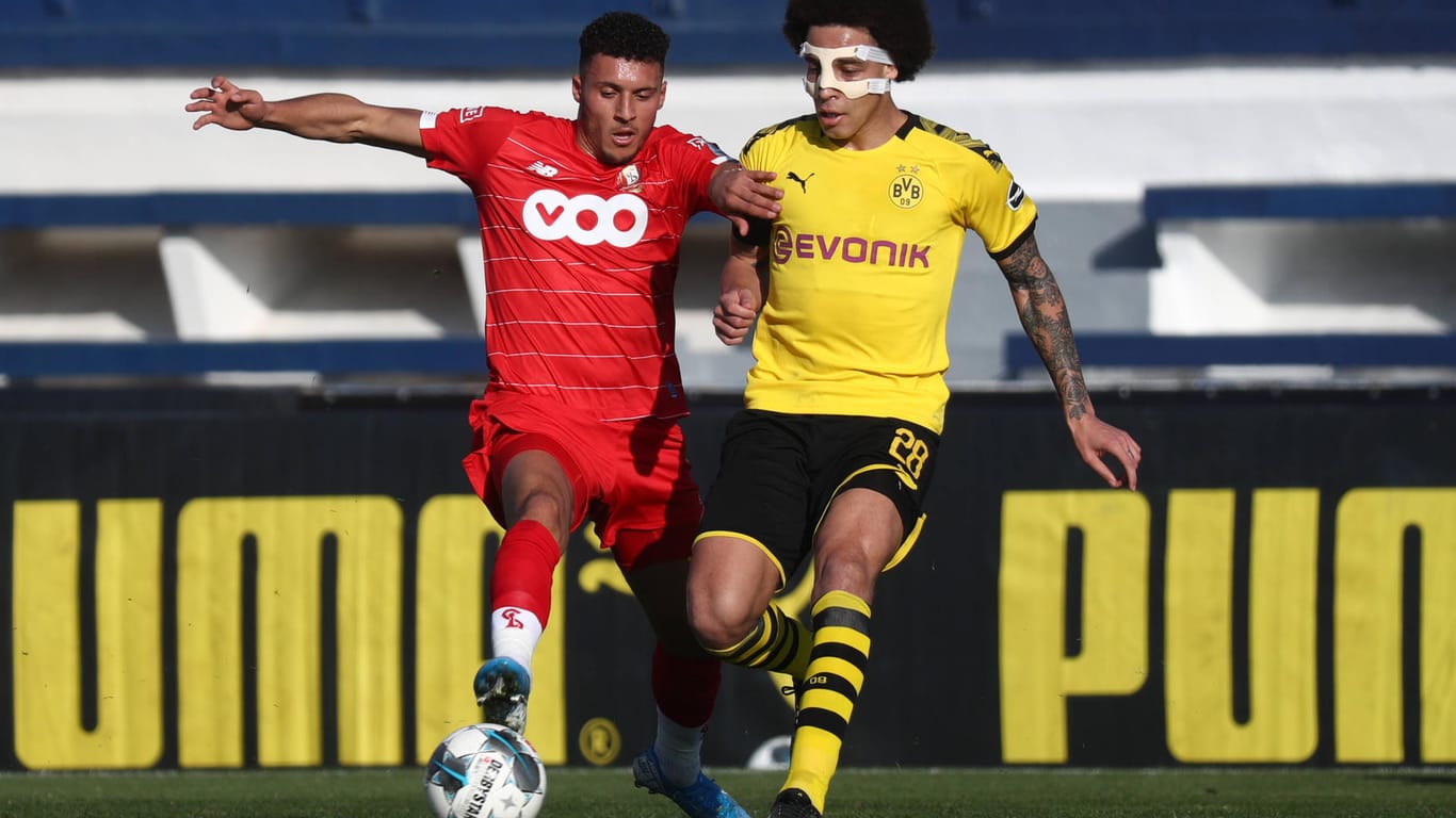 Trat nach seinem Unfall vor Weihnachten noch mit Gesichtsmaske an: Axel Witsel.