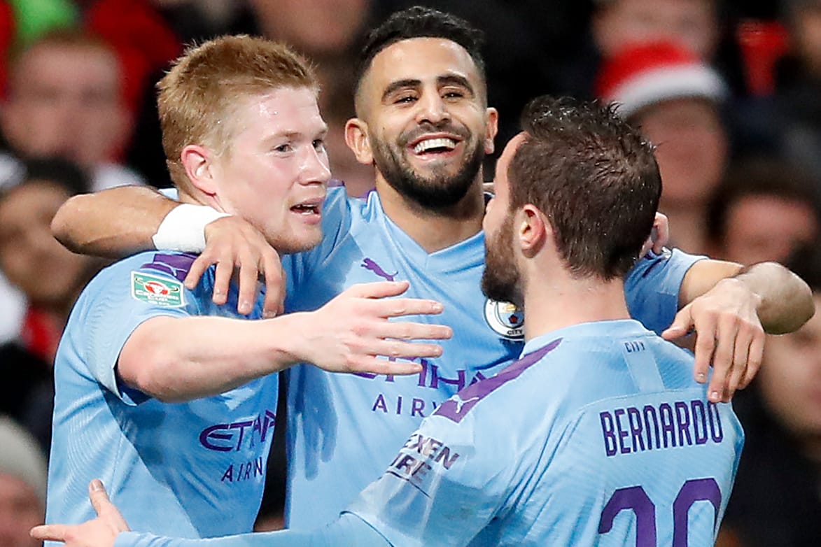 Das Team von Manchester City: De Bruyne (l.), Riyad Mahrez (M) und Bernardo Silva bejubeln den zweiten Treffer ihrer Mannschaft.