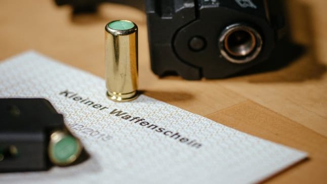 Was Darf Man Mit Kleinem Waffenschein Kleiner Waffenschein: Alles rund um Kosten, Antrag und Regeln