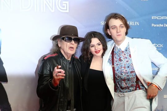 Udo Lindenberg (l-r) mit den Schauspielerin Ruby O.