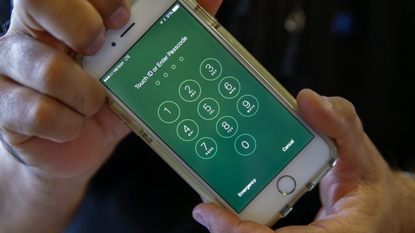 Apple und das FBI streiten schon seit Jahren um Zugang zu iPhones etwa von Kriminellen.