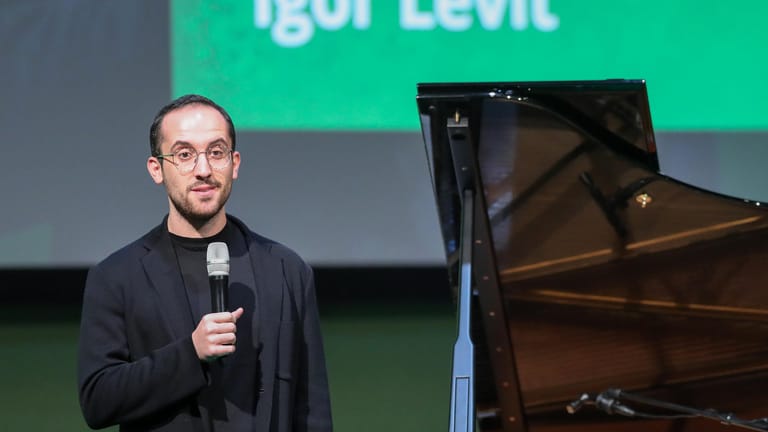 Igor Levit: Ende letzten Jahres erhielt der Star-Pianist konkrete Morddrohungen von Rechtsextremisten – davon lässt er sich trotz der Angst aber nicht einschüchtern (Archivbild).