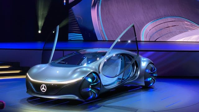 Hollywood-Traum oder ferne Realität? Die Studie Vision AVTR auf dem CES-Stand von Mercedes. Hollywood-Traum oder ferne Realität? Die Studie Vision AVTR auf dem CES-Stand von Mercedes.