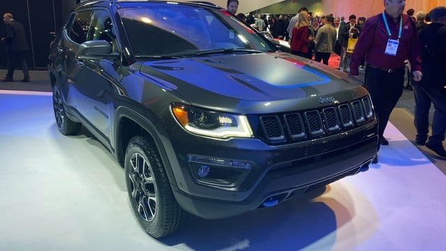 Elektrisch in die Zukunft: Jeep bietet Modelle wie den Compass künftig auch auch als Plug-in-Hybrid an. Elektrisch in die Zukunft: Jeep bietet Modelle wie den Compass künftig auch auch als Plug-in-Hybrid an.