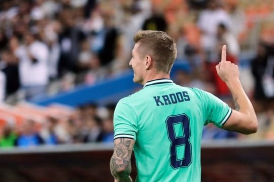 Toni Kroos brachte Real mit einem direkt verwandelten Eckstoß in Führung.