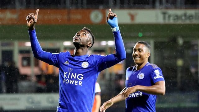 Kelechi Iheanacho (l) traf für Leicester City zum Ausgleich.