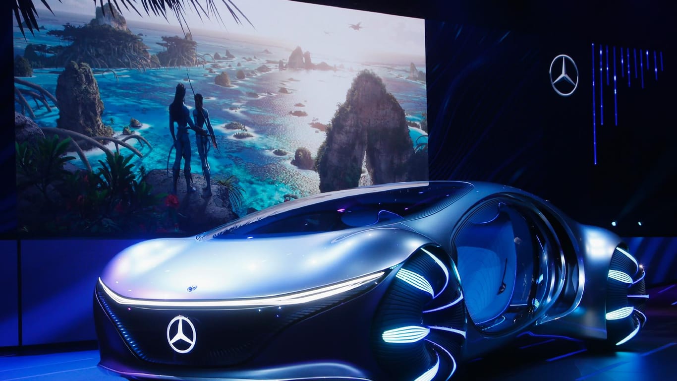 Daimlers Konzeptfahrzeug Vision AVTR ist ebenso spektakulär wie unzeitgemäß.