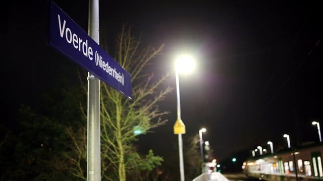 Im Bahnhof Voerde war eine Frau im vergangenen Jahr vor einen einfahrenden Zug gestoßen worden. Im Bahnhof Voerde war eine Frau im vergangenen Jahr vor einen einfahrenden Zug gestoßen worden.