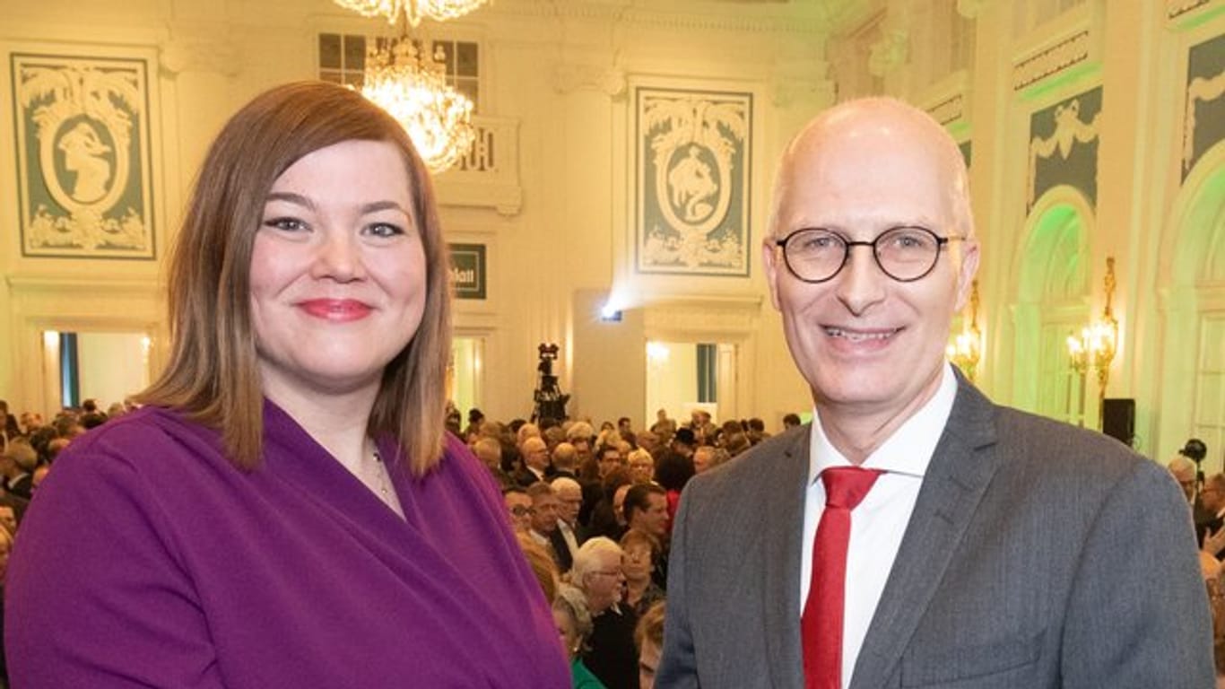 Für den Hamburger Bürgerschaftswahlkampf zeichnet sich ein Duell der Spitzenkandidaten von SPD und Grünen, Peter Tschentscher und Katharina Fegebank, ab.