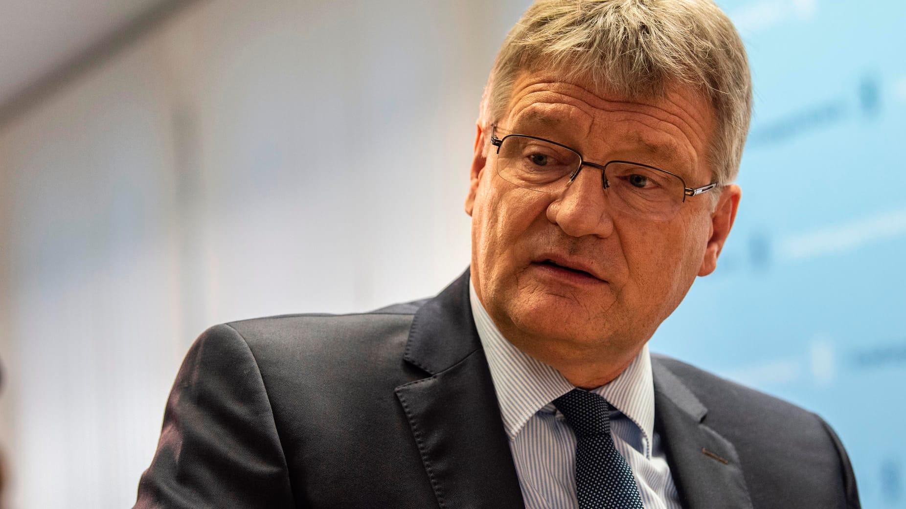 AfD-Parteichef Jörg Meuthen: Unbedarft sei er gewesen, doch stimmt das? Das Verwaltungsgericht Berlin verhandelt um möglicherweise illegale Parteispenden an die AfD.