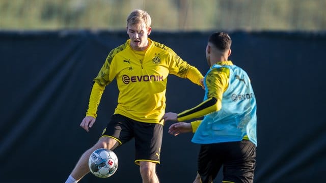 Glaubt noch an den Titel mit dem BVB: Julian Brandt (l).