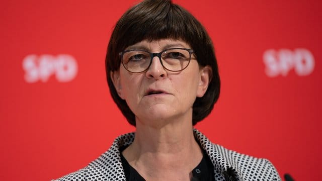 Die neue SPD-Vorsitzende Saskia Esken ist vielen Menschen im Land unbekannt. Die neue SPD-Vorsitzende Saskia Esken ist vielen Menschen im Land unbekannt.