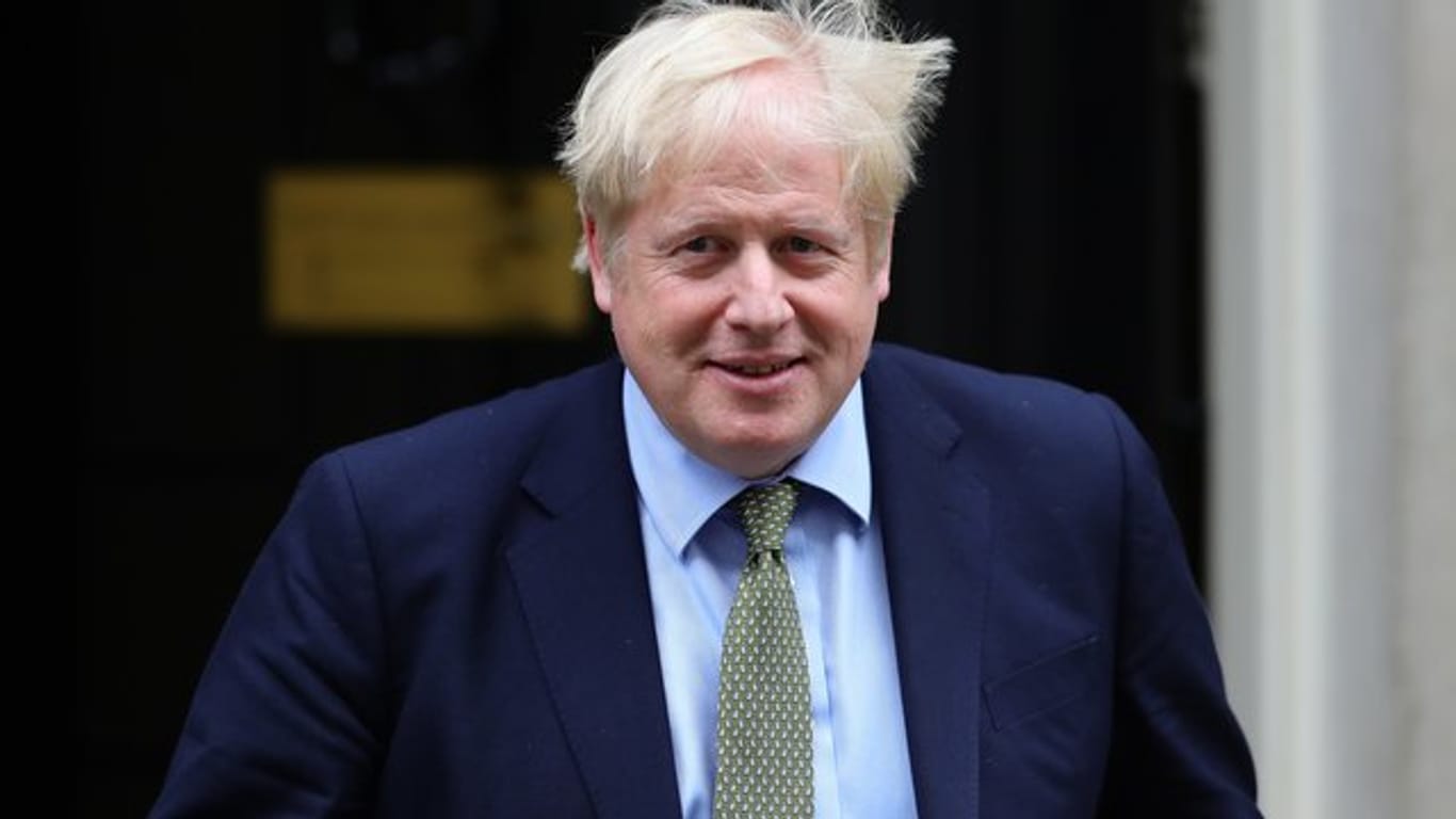 Boris Johnson, Premierminister von Großbritannien, vor seinem Amtssitz in der 10 Downing Street in London.