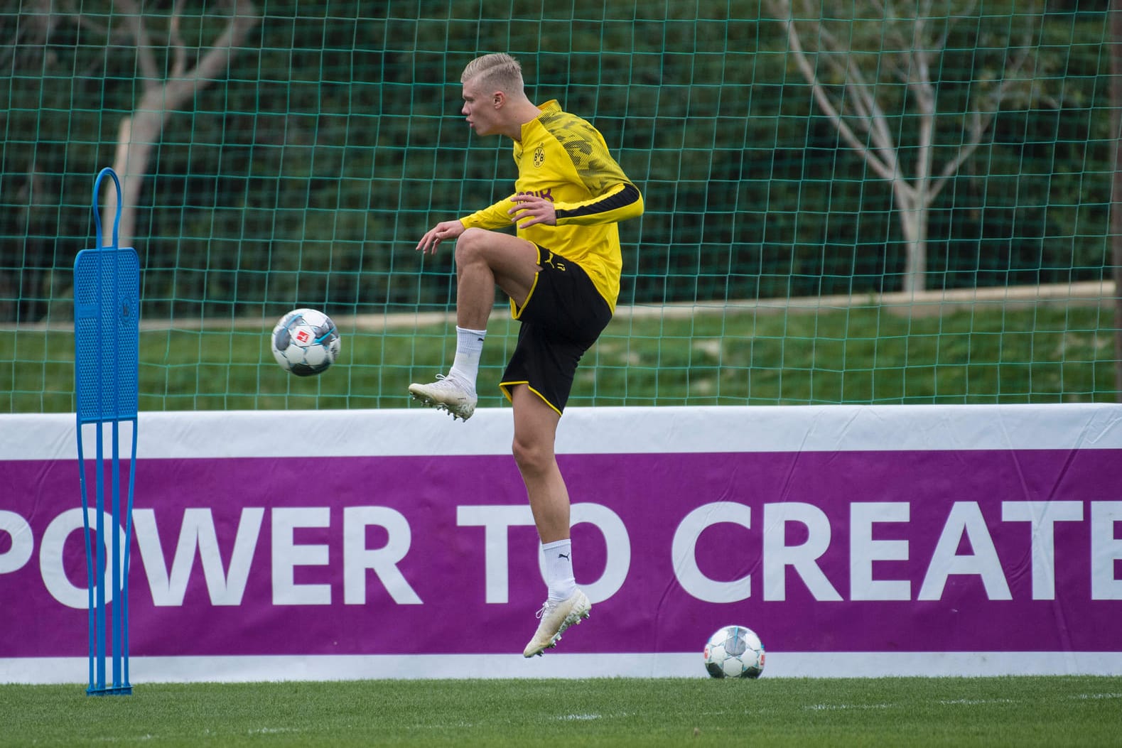 Erling Haaland auf dem Platz: Der 19-Jährige will in der Rückrunde beim BVB voll angreifen.