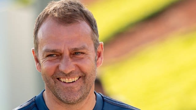 Hat gut Lachen: Bayern-Coach Hansi Flick.