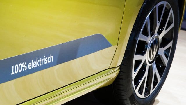 Elektronisches Bezahlen und drahtlose Updates über eine App sind nur zwei Aspekte der Software-Strategie von VW.