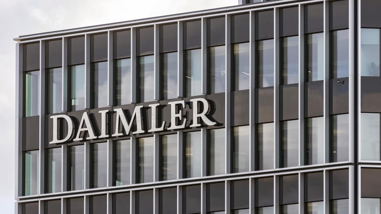 Daimler: Mercedes ruft auch in Deutschland Hunderttausende Autos zurück.