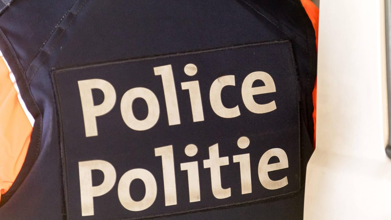 Belgische Polizei: 12 Migranten wurden in einem Kühllaster entdeckt. (Symbolbild)