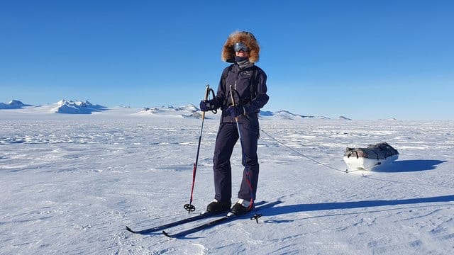 Auf Skiern und nur mit einem Zugschlitten für ihr Gepäck hat Anja Blacha nach 1400 Kilometern den Südpol erreicht. Auf Skiern und nur mit einem Zugschlitten für ihr Gepäck hat Anja Blacha nach 1400 Kilometern den Südpol erreicht.