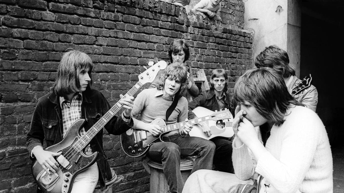 Die Band Bläck Fööss im Jahr 1974: Damals standen sie am Anfang ihrer Karriere, inzwischen sind sie in Köln eine feste Größe.