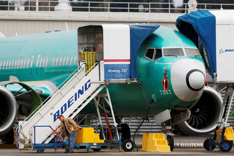 Boeing 737 MAX: Nach zwei Abstürzen von Passagiermaschinen des Typs Boeing 737 MAX, gilt seit März 2019 ein Flugverbot für das Modell.